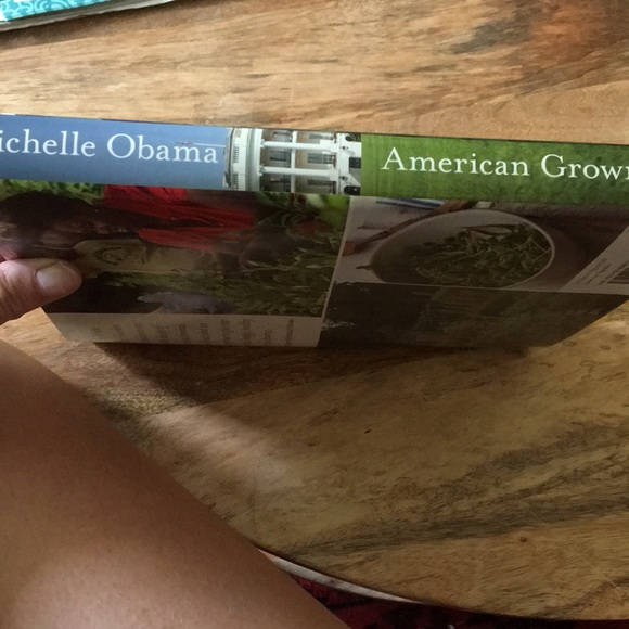 American Grown book Michelle Obama EUC - Picture 3 of 3